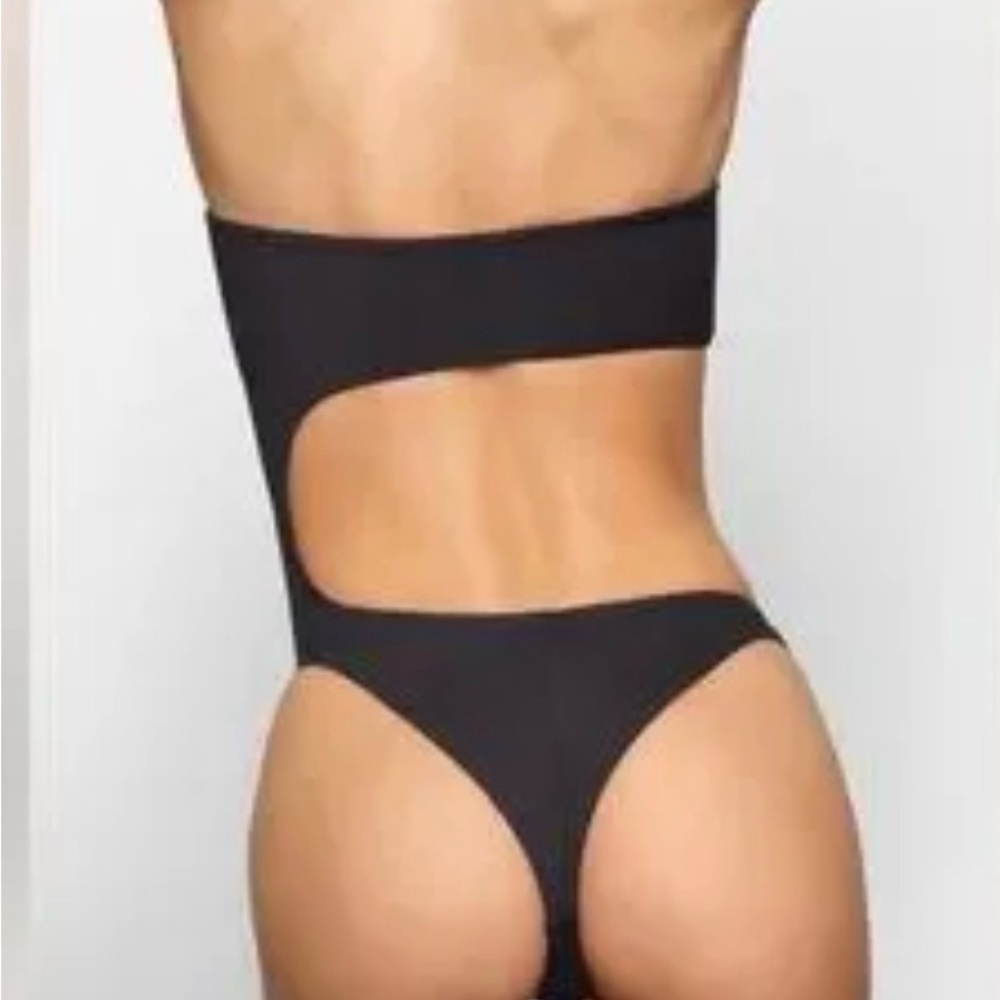 SKIMS Black Strapless Cutout swimsuit - Picture 2 of 10